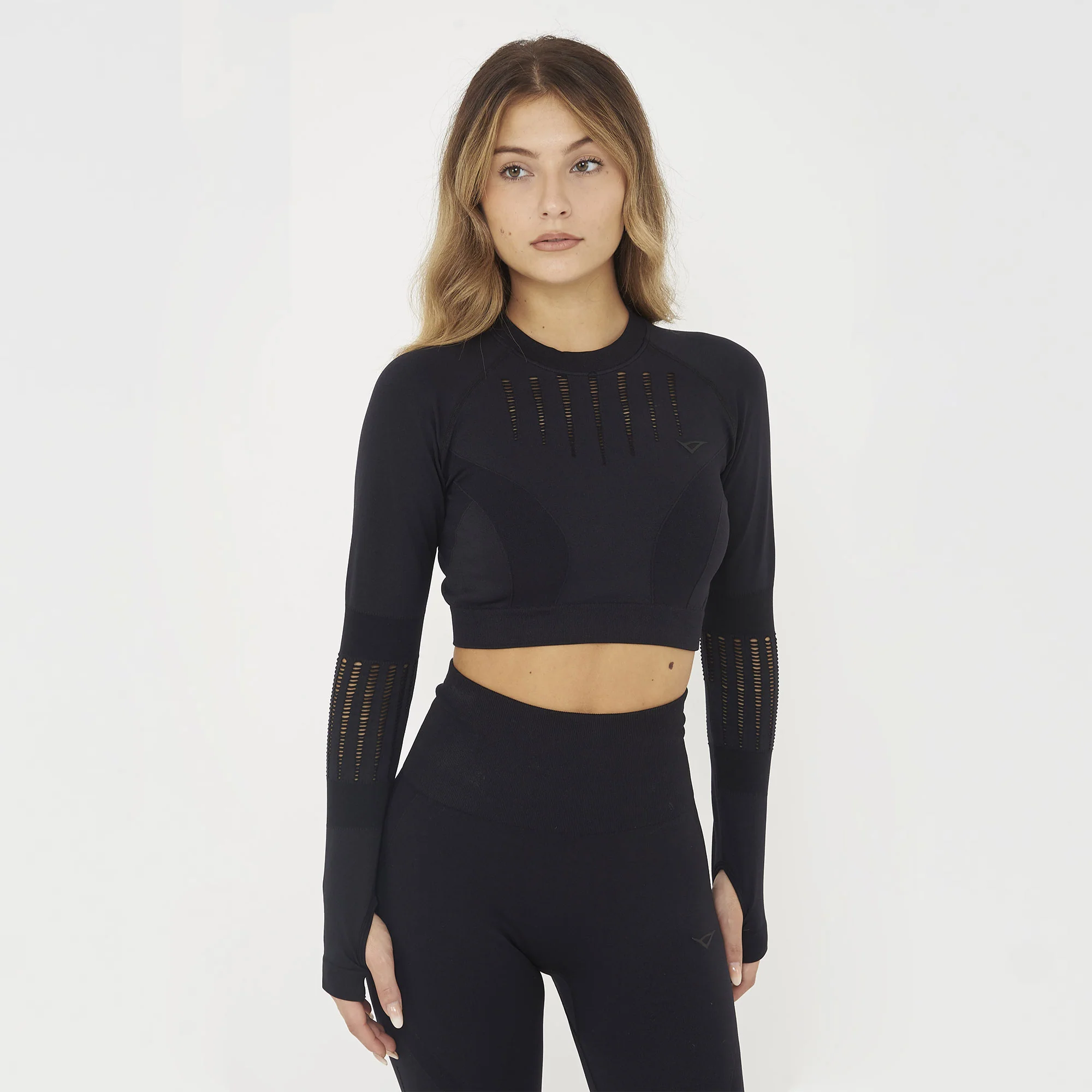 Maglia crop con passapollice da allenamento Rue - Image 5